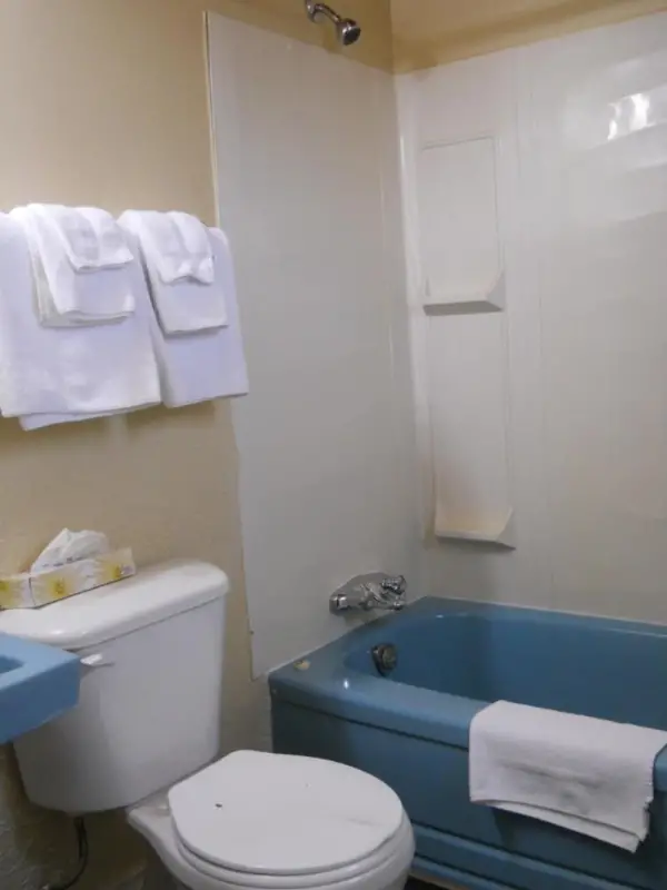 TC Motel 6